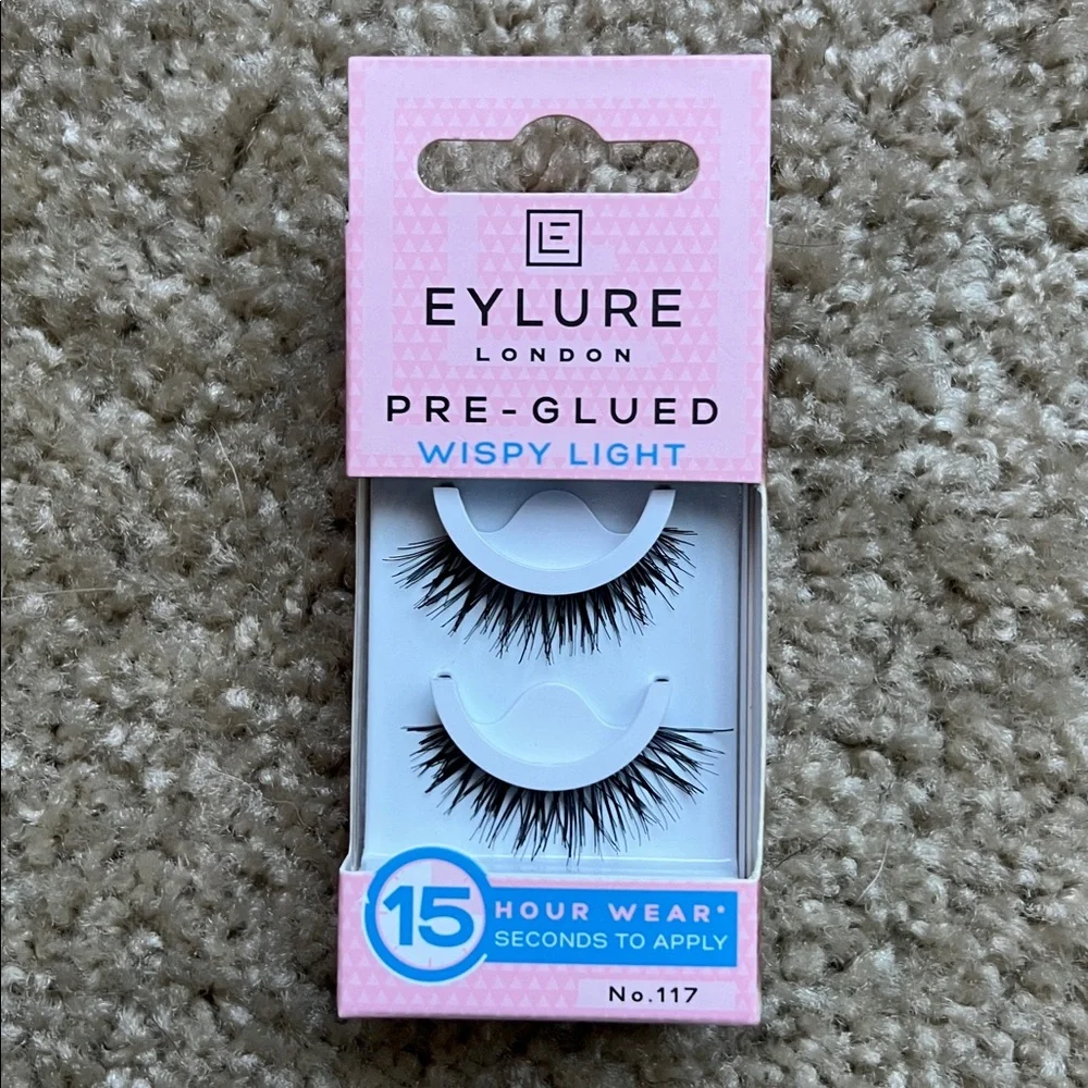 Lashes Lot - Picture 3 of 6
